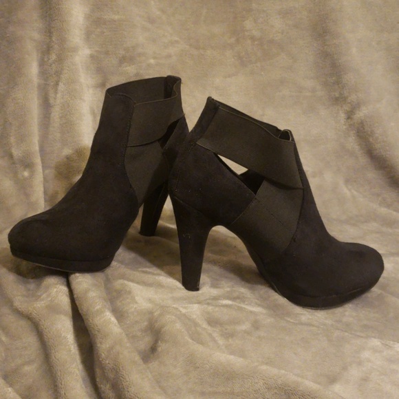 Madden Girl Shoes - Madden Girl Black Suede Ankle Boots Size 6
